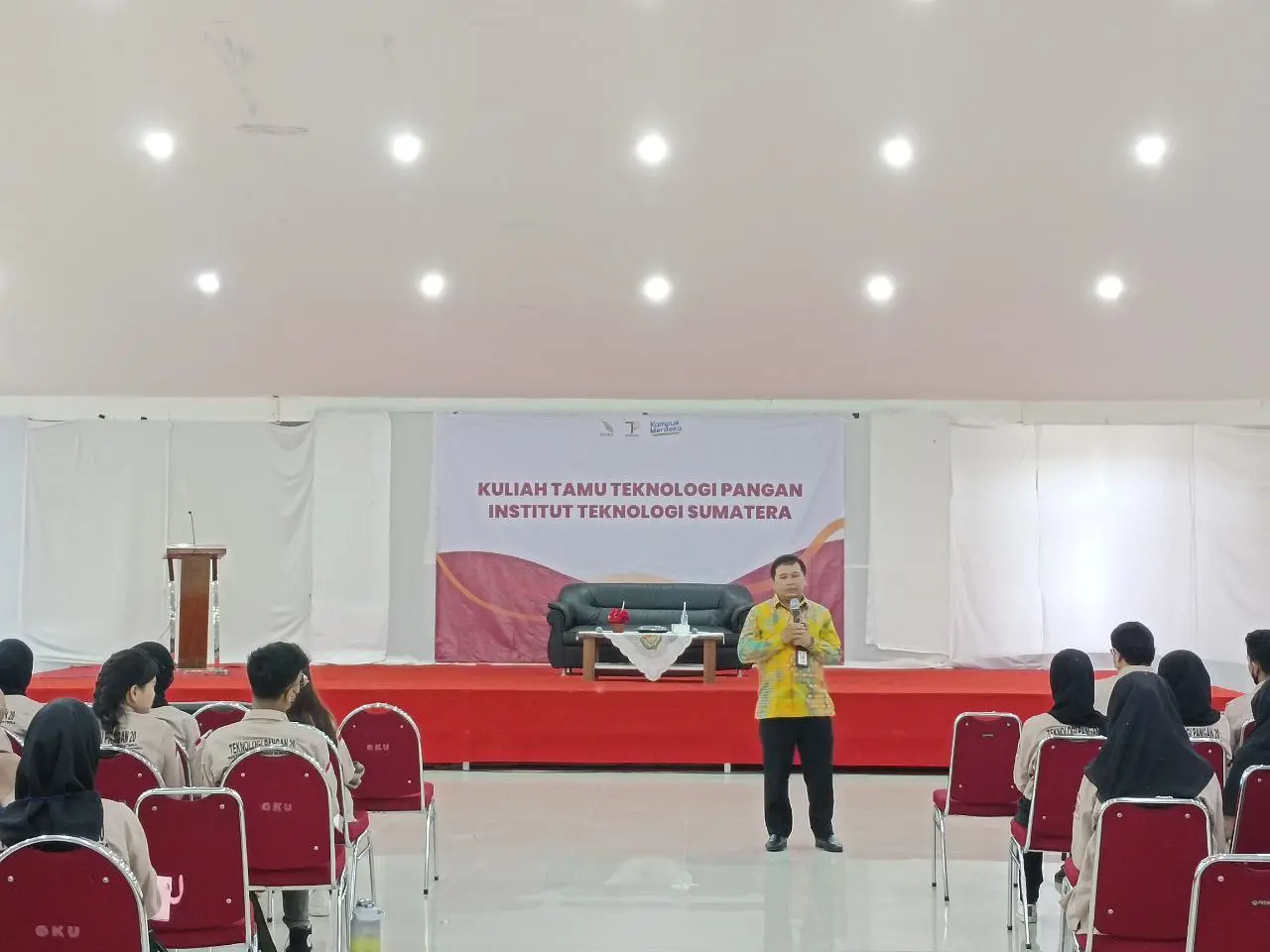 Read more about the article Balai Besar Pengawasan Obat dan Makanan Bandar Lampung Memberikan Kuliah Tamu Mata Kuliah Regulasi dan Keamanan Pangan di ITERA