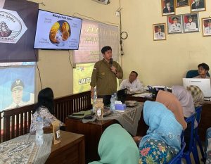 Read more about the article Program Studi Teknologi Pangan ITERA Olah Kulit Kakao menjadi Cookies dan Krupuk di Desa Pekondoh, Pesawaran