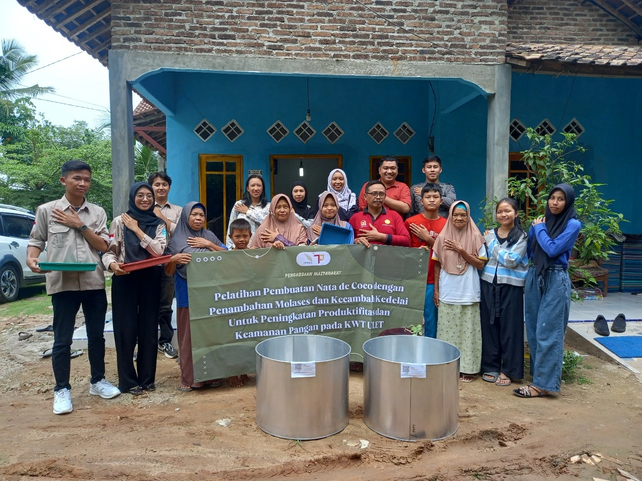 Read more about the article Dosen ITERA Berikan Pelatihan Produksi  Nata de Coco dengan Molases dan Kecambah Kedelai Untuk Peningkatan Produktifitas dan Keamanan Pangan pada UMKM Nata de coco di Lampung Selatan